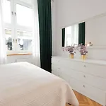 Blanc Premium 2 Bedroom דירה *