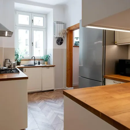 Blanc Premium 2 Bedroom Appartement *